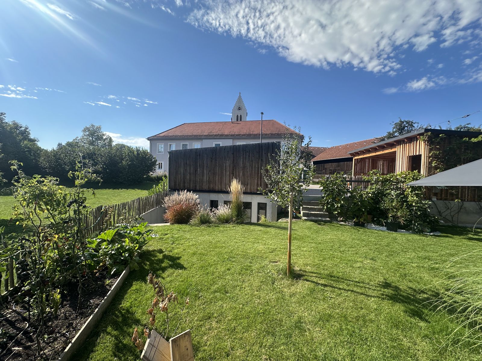 Garten mit Blick Richtung Studio